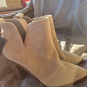 NWT Forever 21 Taupe Booties Sz 7.5